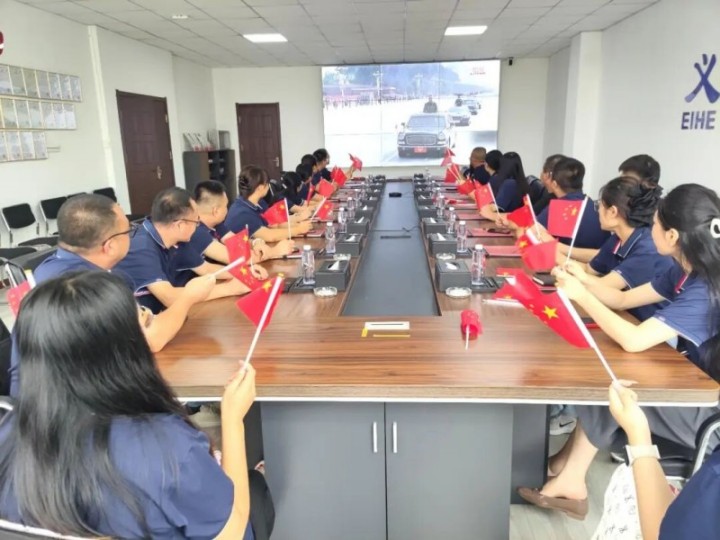 Групата EIHE Steel Structure организираше преглед на преносот во живо на 93-та воена парада