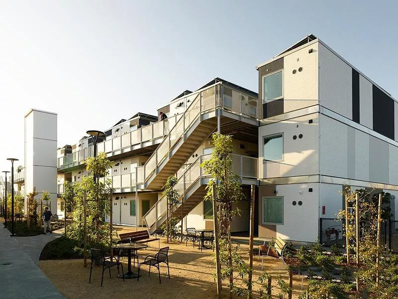 Зошто домовите со контејнери се паметен потег за современо живеење?