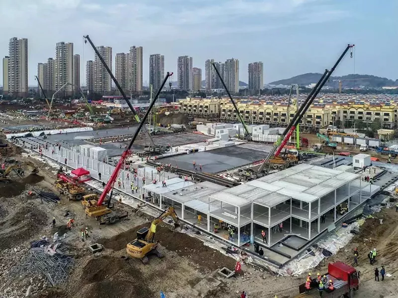 Болничка зграда со модуларна челична конструкција